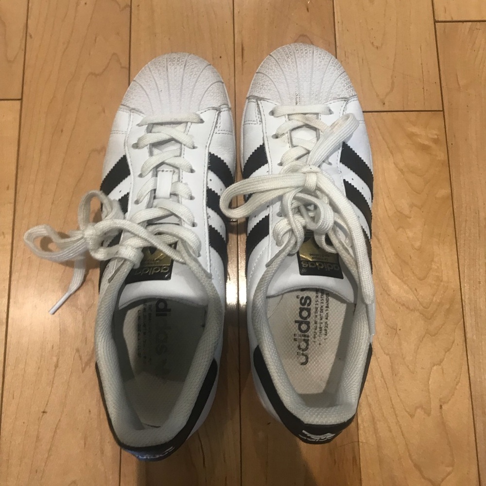Unisex adidas sneaker